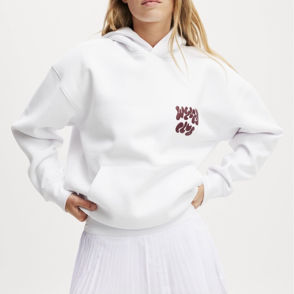 Cotton On- plush premium graphic hoodie- white/wellness club Dusty Khaki